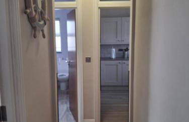 UlsterApartments one bedroom 2 single beds and sofa bed - Foto 18