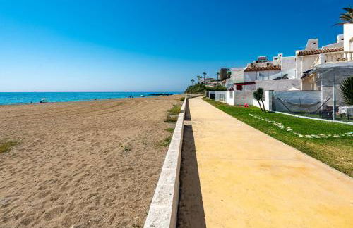 Golden Bay Apartment - Photo 25