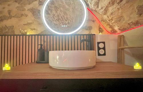 Secret LoveRoom - SpaBalnéo, Lit King Size, CLIM, Chic, calme et discret, 2 personnes - Foto 33