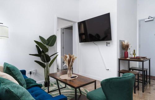 Peaceful Beachfront Loft Rooftop Gym - Photo 2