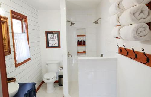 Trailseeker Cabin w King Bed Hot Tub at Red River Gorge Natural Bridge - Foto 29