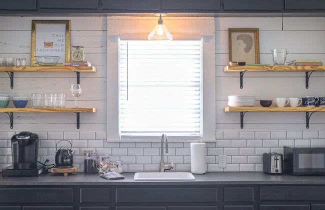 Restored 1930s Uptown Bungalow 2 min to Magnolia Silos - Foto 8