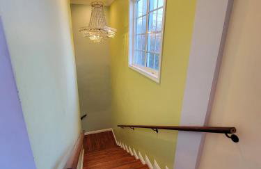 3 bedroom apartment by the MrC Hotel and 5 minutes to Rodeo Drive WiFi TV Patio walk to restaurants - Foto 10