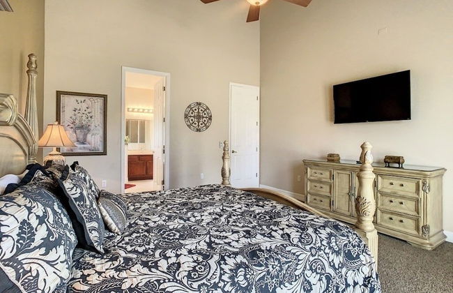 Fantastic 7 Bed 6 Bath In Prestigious Gated Comm. 7 Bedroom Villa by Redawning - Foto 19