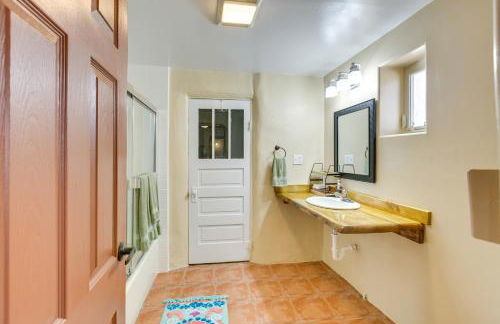 Near Hiking and Skiing Mora Cottage with Mtn Views - Foto 14