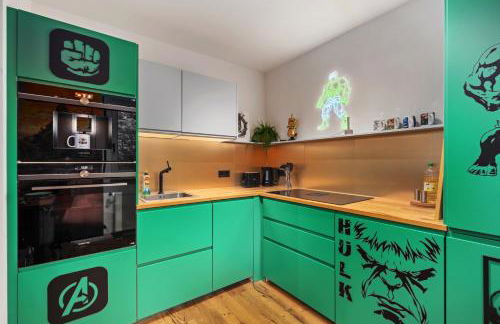 EDLER WOHNRAUM Disney Marvel Studio mit Balkon, Boxspringbett, Kaffeevollautomat, Lift & Parkplatz - Foto 3