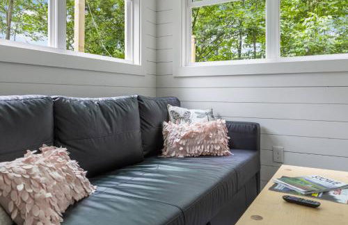 Riverside Tiny House with hot tub near Stowe - Foto 8