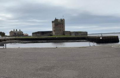 Taylor Close - Spacious Central Ferry Flat - Photo 8