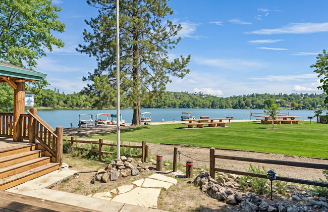 Marina Beach Lodge - Lakefront Home on Beach! by Yosemite Region Resorts - Foto 31