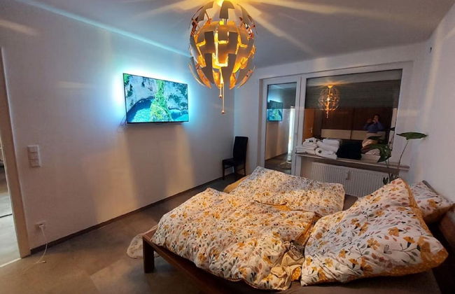 Modern Apartment With Balcony - Photo 10