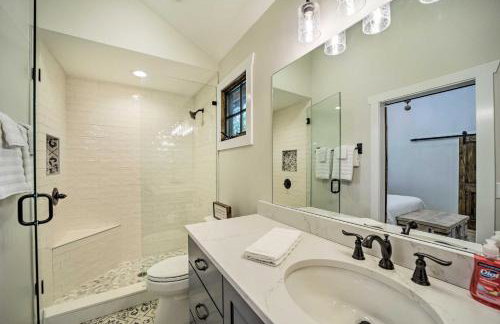 7 Mi to Ski Sapphire Valley Resort-Style Retreat - Foto 15