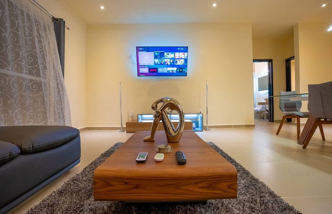 Luxury Apartment With Poll - Photo 27