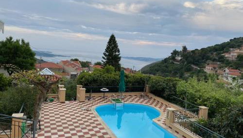 Villa Tzitzifies - Photo 2