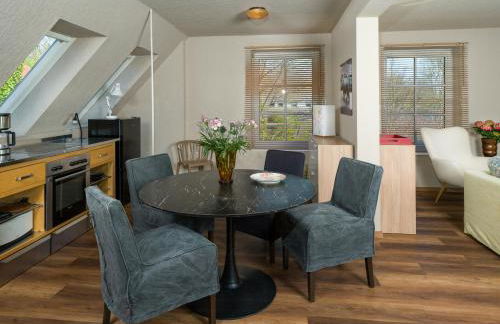 Spacious Ensemble Hecht Right On The Eider River - Photo 21