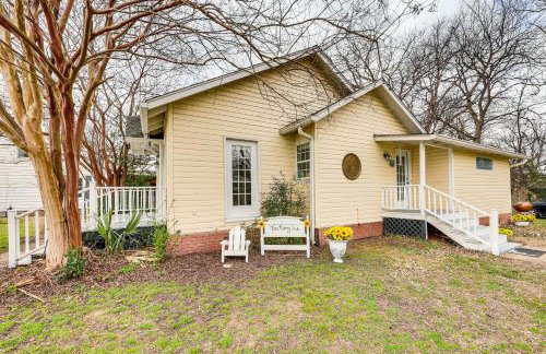 Walk to Lake Chicot Cottage with Yard and Views! - Foto 25