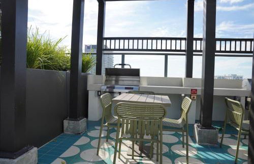 Stylish Minimalist 1BR in The Crosby - Foto 25