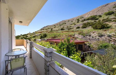 1 Bedroom Stunning Apartment In Bosana - Photo 14