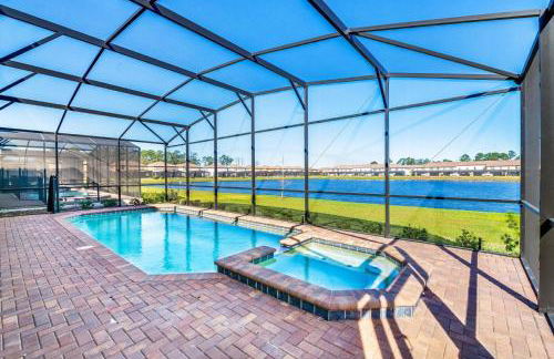 Luxury 8BR Villa with Pool, Spa, Theater & Game Room near Disney - Foto 3