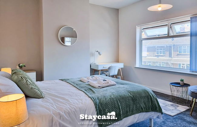 White Cozy House With Pool Table Game Room - Photo 48