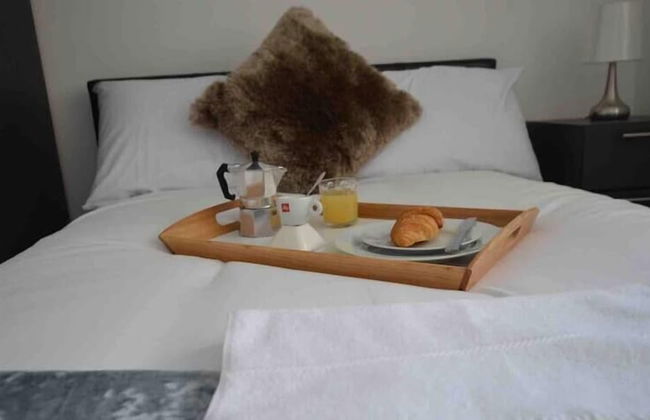 Beautiful 3-bed House in Wolverhampton - Photo 6