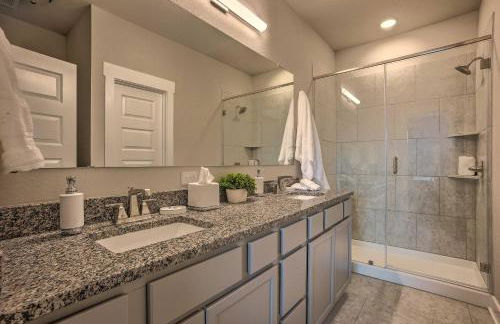 College Station Townhome with Furnished Patio! - Foto 15