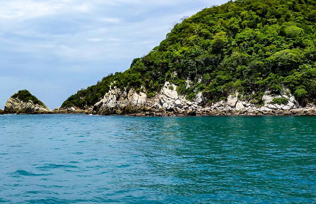 Private Boat Rental with Skipper in Huatulco - Photo 10