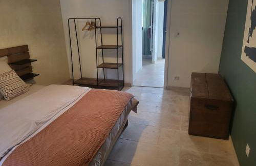 Renovated Bastide Among Vineyards Near Uzès - Foto 15