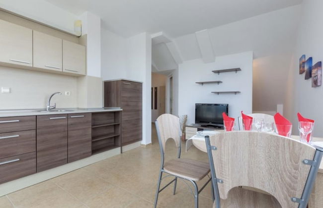 1-bed Modern Sea View Apartment in Aparthotel - Photo 6