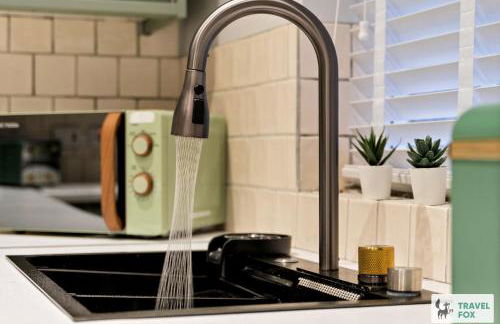 Liz's 4 Bed House: Close to the Motor Point Arena - Foto 16