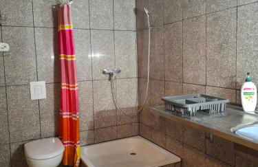 Gästezimmer Monika für Radtouristen, Geschäftsreisende und Monteure mit eigenem Bad im Souterrain - Photo 4