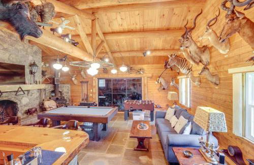 Elegant Hudson Valley Retreat with Hot Tub and Pond - Foto 12