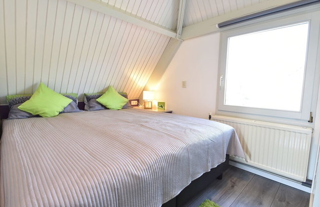 Snug Holiday Home in Herkingen with Hot Tub in Garden - Foto 14