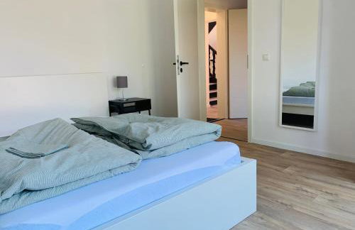 FEDDERSEN LIVING Kernsanierte Ferienwohnungen - Gemütlich - Netflix - Voll ausgestattet - zentral - Foto 34