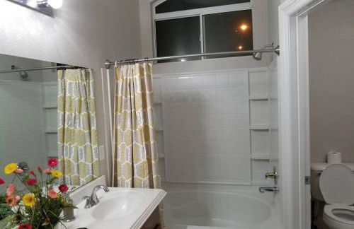 A - Fully remodeled and professionally decorated - Foto 8