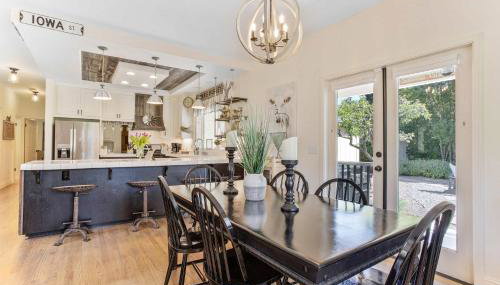 Charming 4BR Wine Country Getaway with Spa & Firepit - Foto 4