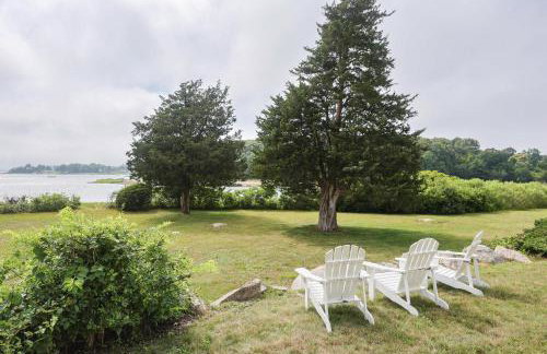 Tranquil Waterfront Getaway - Foto 1