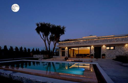 Villa Flamingo - 4 bedrooms - Private Pool - Next to renowned Issos Beach & Lake Korission - Photo 4