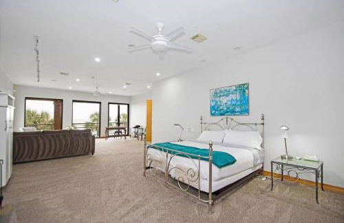 Bay Breeze Estate - Heated Pools, Private Pier & Walk to the Kemah Boardwalk - Foto 18