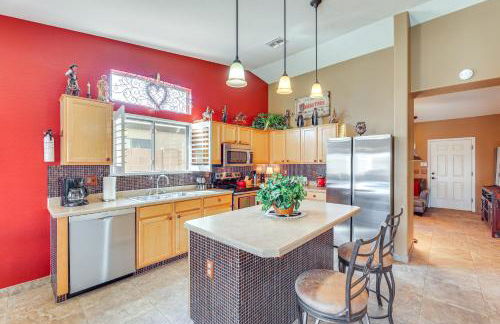 Walk to Golf Course Queen Creek Oasis with Fire Pit - Foto 9