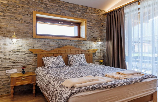 Villa Raphael near Pirin Golf Resort - Photo 3