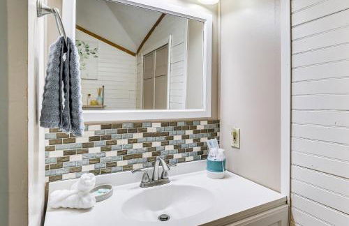 Ski, Snowshoe and Fish Dome Escape in Nature! - Foto 16