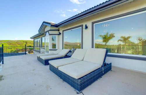 Expansive Riverside Mansion! Luxe, Family Friendly - Foto 20