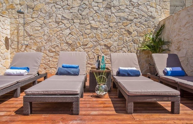 Luxury Villa Dolce Vita with Pool - Photo 44