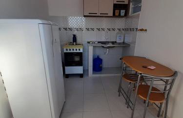 Apt com ótima localização, com Wi-fi, próximo do Shopping e Aeroporto - Foto 3