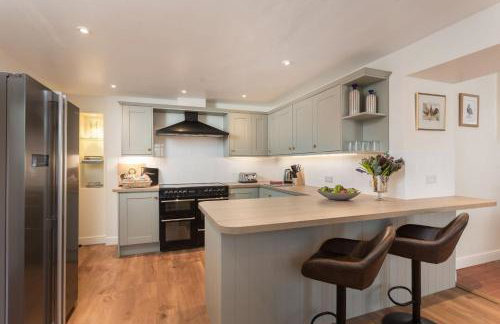 Hollins Farmhouse - Photo 7