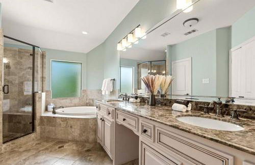 Luxury 4BR Dallas Home with Game Room and Fire Pit - Foto 27