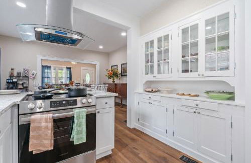 Bungalow Retreat! - Photo 34