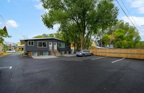 Light-Filled Modern Flat Near 25th Street Fun - Photo 36