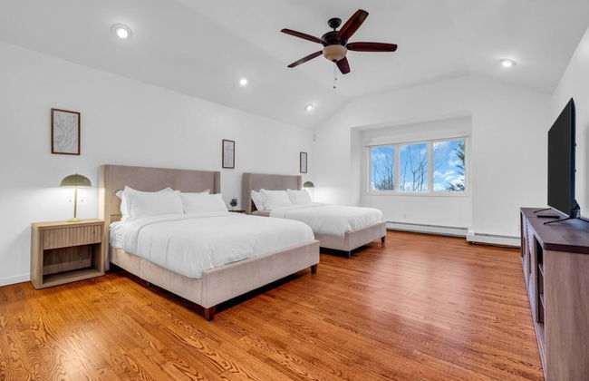 Cozy Private Home W Fireplace Outdoor Kitchen - Photo 6