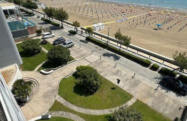 Appartamento fronte mare con terrazzo e parcheggio privato - Foto 14